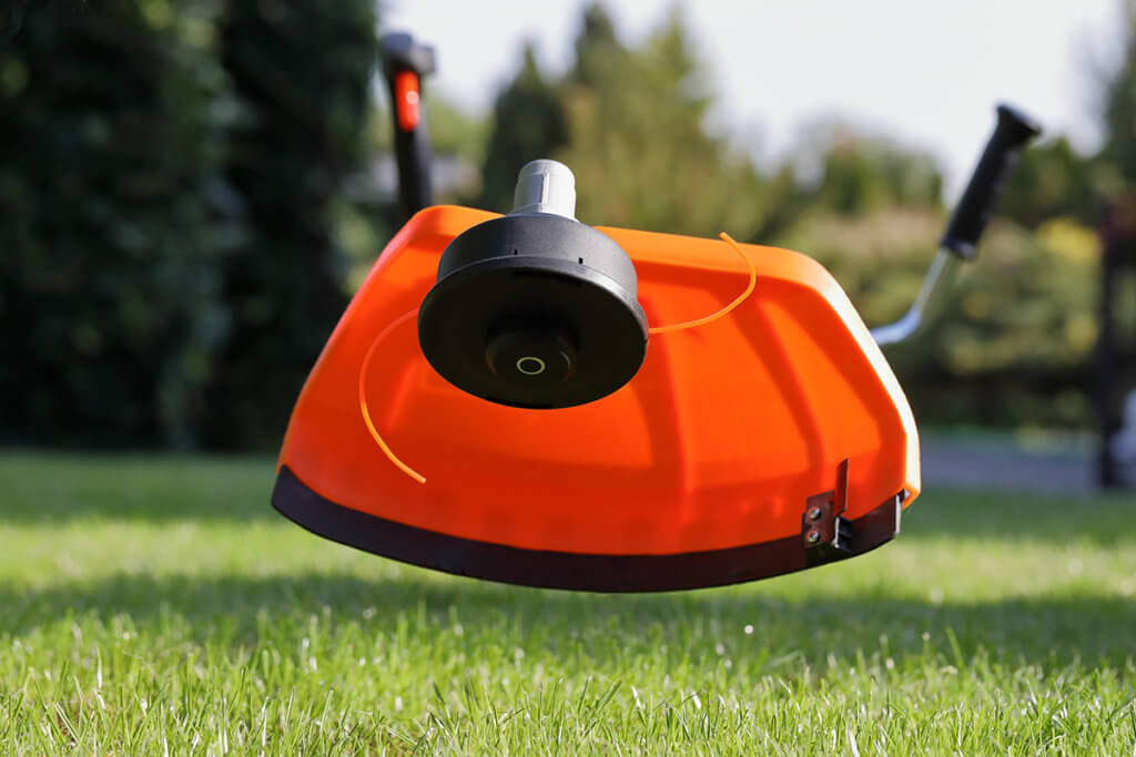 Nahaufnahme eines Rasentrimmer-Kopfes