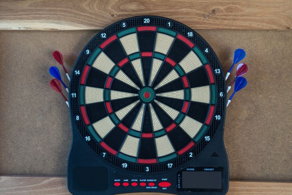 elektronische dartscheibe dartboard darts dartkabinett dartpfeile