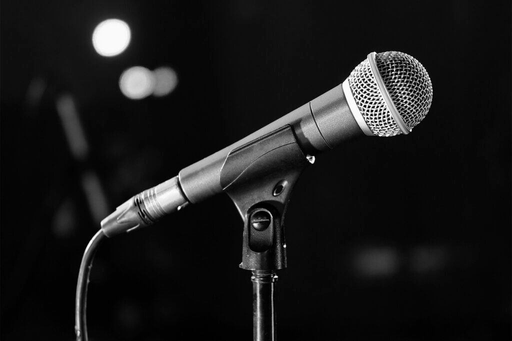 Mikrofon mit StÀnder